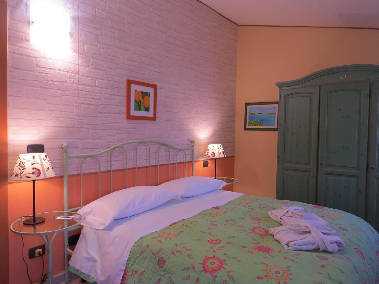 B&B Dei Doria & Suite Dolceacqua Exterior photo
